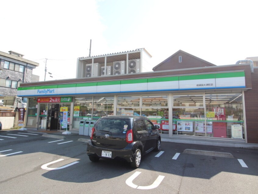 ファミリーマート横須賀大津町店(コンビニ)まで380m メープルテラス