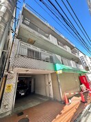 白石ビル(3F－5F)の外観