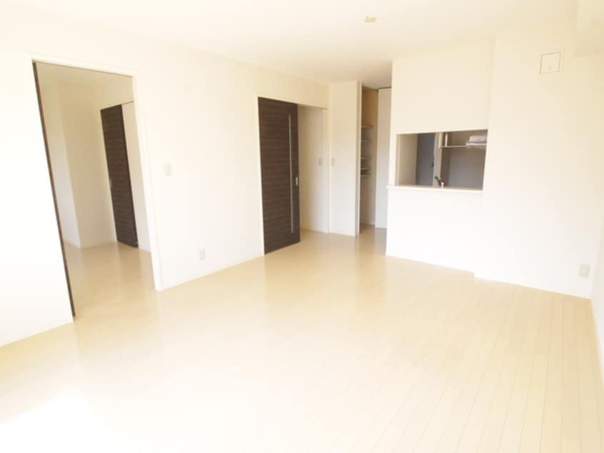 居室 ホワイトコ－トこざか