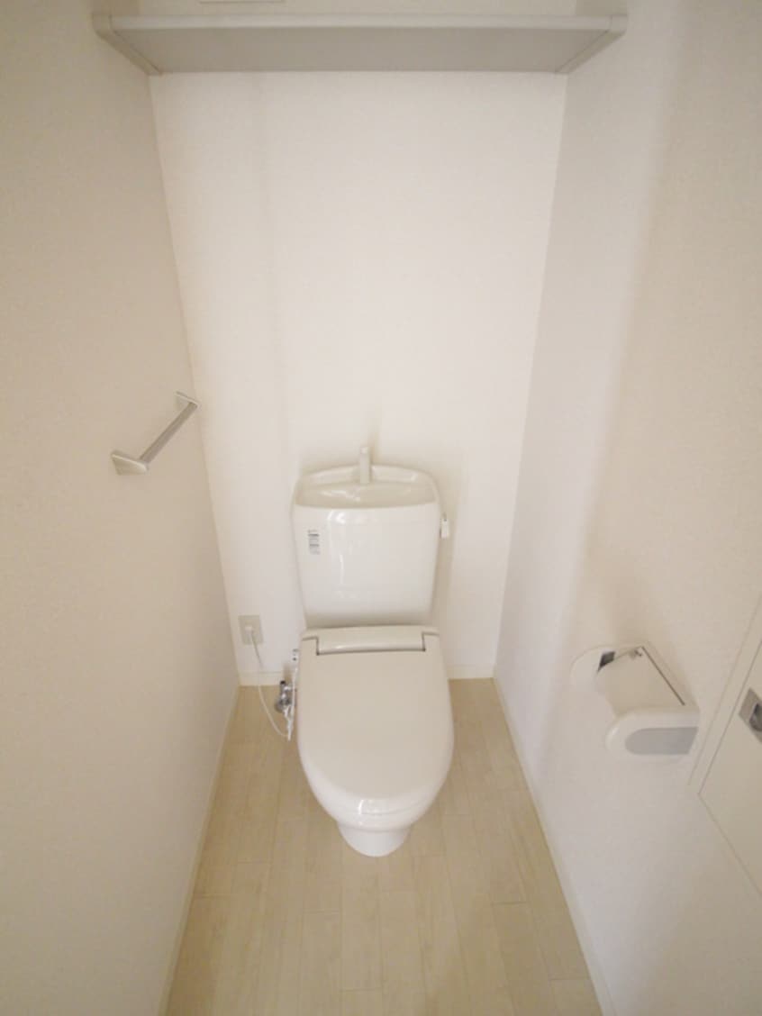 トイレ ホワイトコ－トこざか