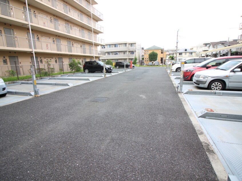 駐車場 ミレニアム北浦和Ａ棟