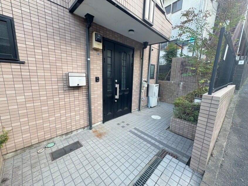 エントランス部分 ガ－デンホ－ムズ小机