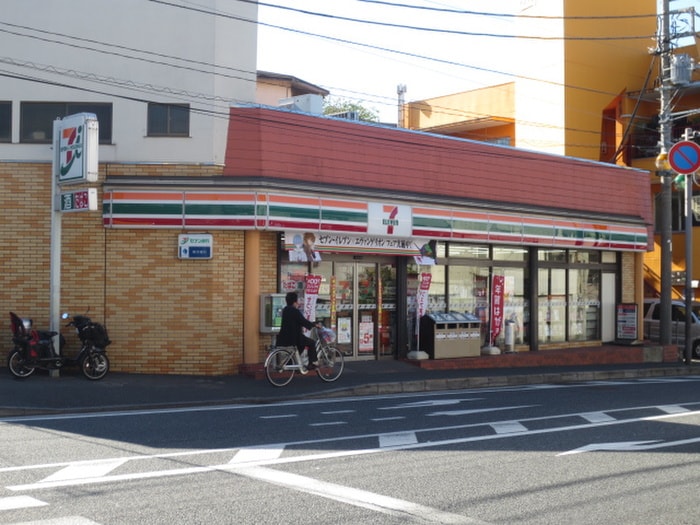 セブンイレブン横浜小机町店(コンビニ)まで170m ガ－デンホ－ムズ小机