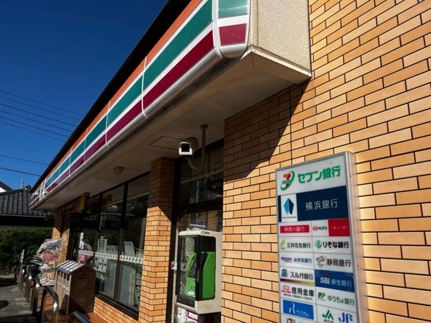 セブンイレブン葉山町長柄店(コンビニ)まで1200m ヴィラＥＮ