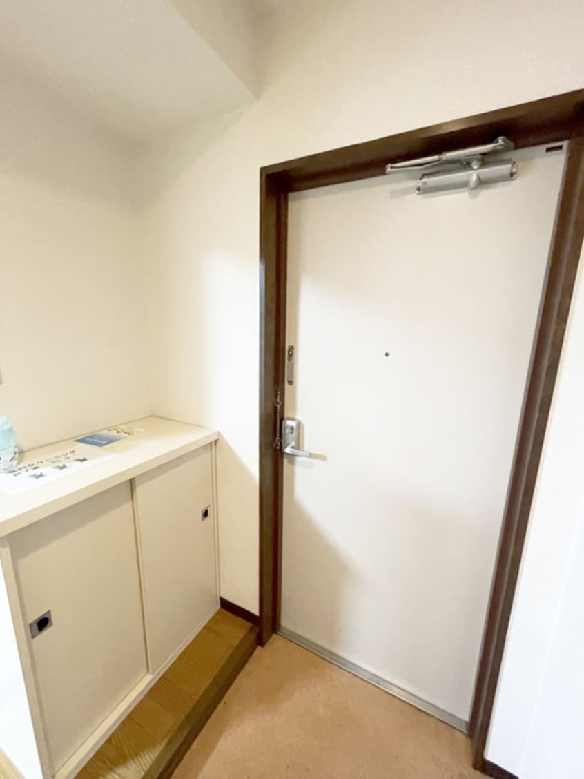 玄関 ウィンドコ－ト松波