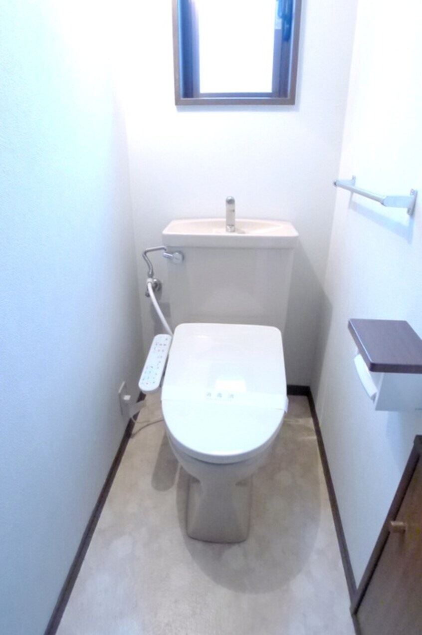 トイレ 二ツ木戸建