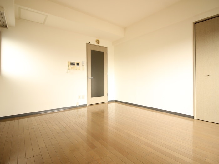 居室 ホワイトヒルズサカイノ