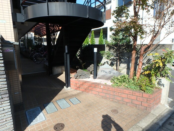 エントランス部分 プラムコ―ト