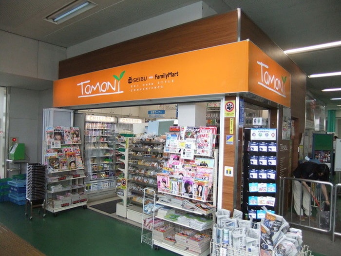 ファミリーマート　トモニー西武柳沢店(コンビニ)まで41m コ－ポ山下