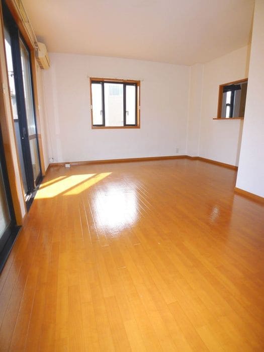 居室 ソレジオ山崎