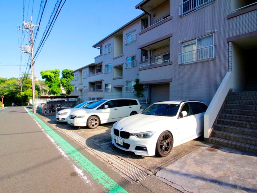 駐車場 チェリーヒルズ青葉台