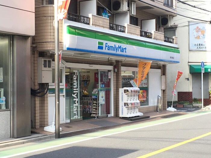 ファミリーマート熊代栄町店(コンビニ)まで100m メゾンブランシュ