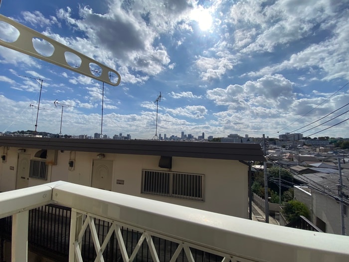 室内からの展望 ﾊｰﾐｯﾄｸﾗﾌﾞﾊｳｽ白楽・岸根