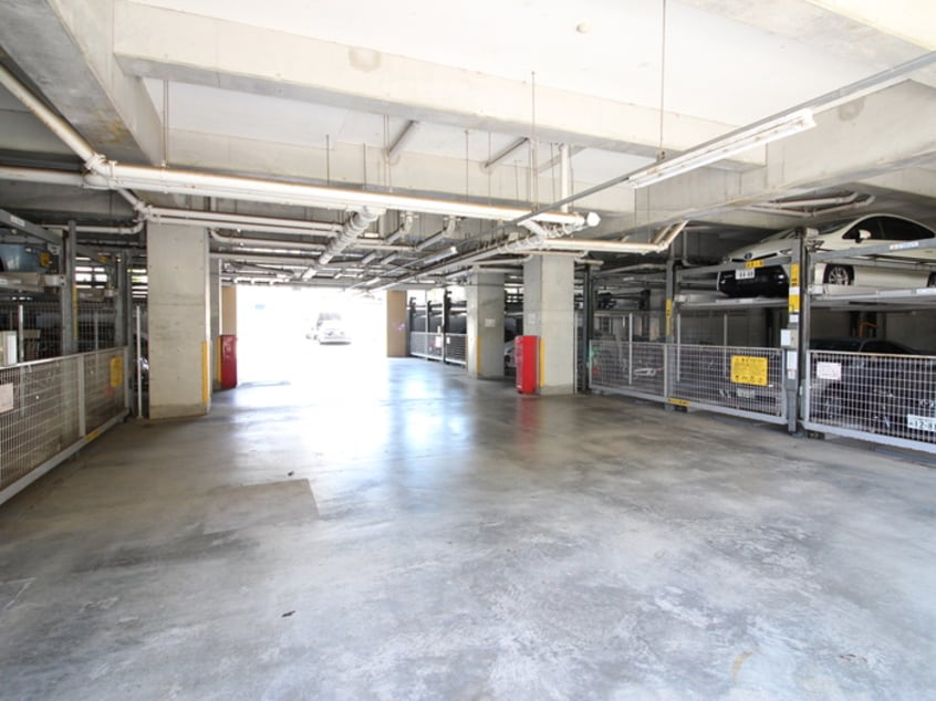 駐車場 ロイヤルパ－ク多摩川２番館