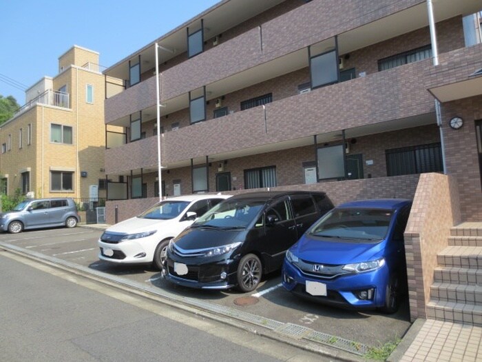 駐車場 カ－サ百合丘