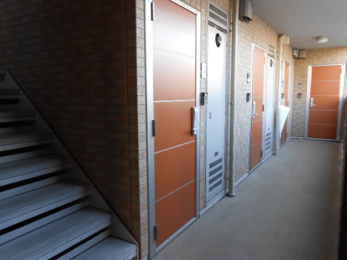 エントランス部分 エバ－グリ－ンミユキ