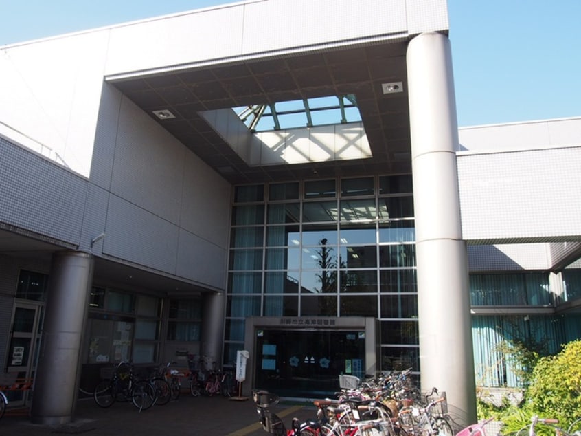 高津図書館(図書館)まで400m ウッディモアル