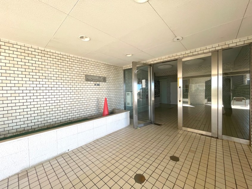 エントランス部分 ルックハイツ江ノ島２番館
