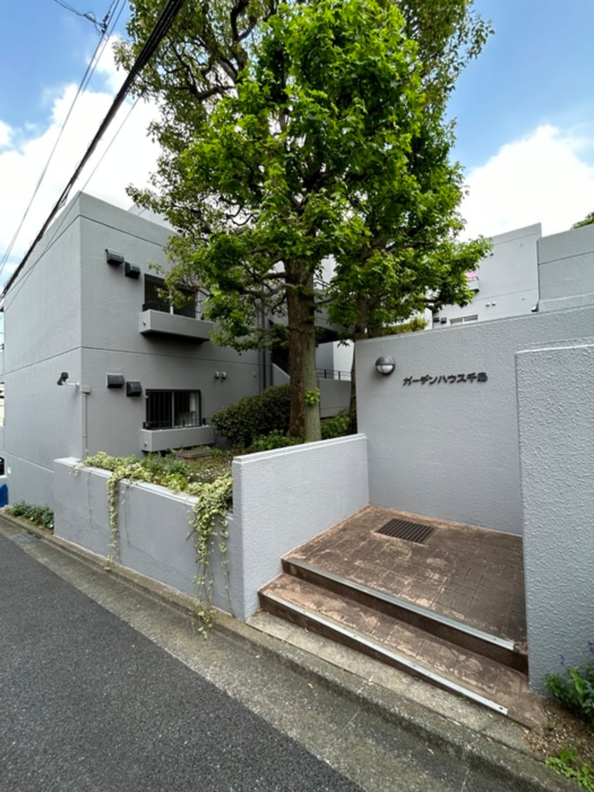 エントランス部分 ガーデンハウス千鳥