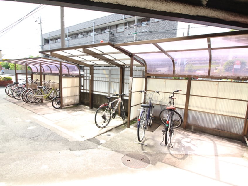 駐輪場 アズヴｴール日吉