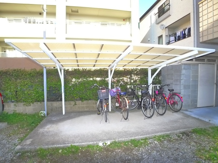 駐輪場 グランド石井