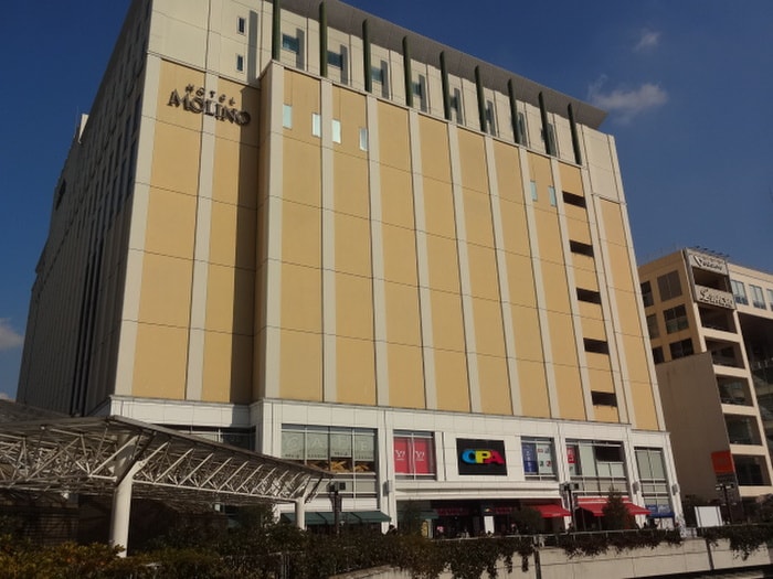 新百合ケ丘オーパ(ショッピングセンター/アウトレットモール)まで1400m ｸﾞﾘ-ﾝｳｯﾄﾞ新百合ヶ丘（４０３）