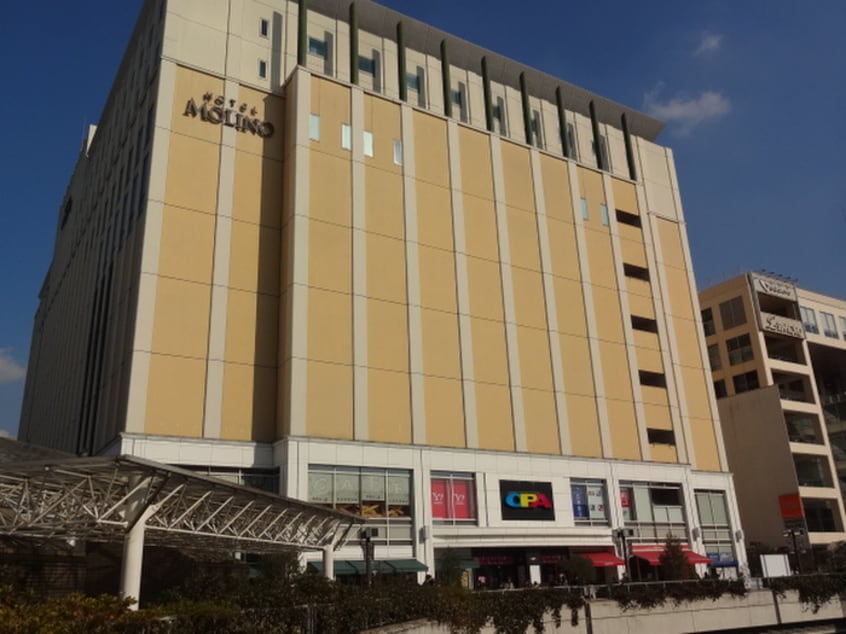 新百合ケ丘オーパ(ショッピングセンター/アウトレットモール)まで1400m ｸﾞﾘ-ﾝｳｯﾄﾞ新百合ヶ丘（４０３）