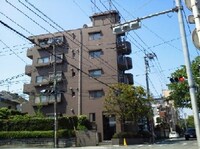 グレース岡本