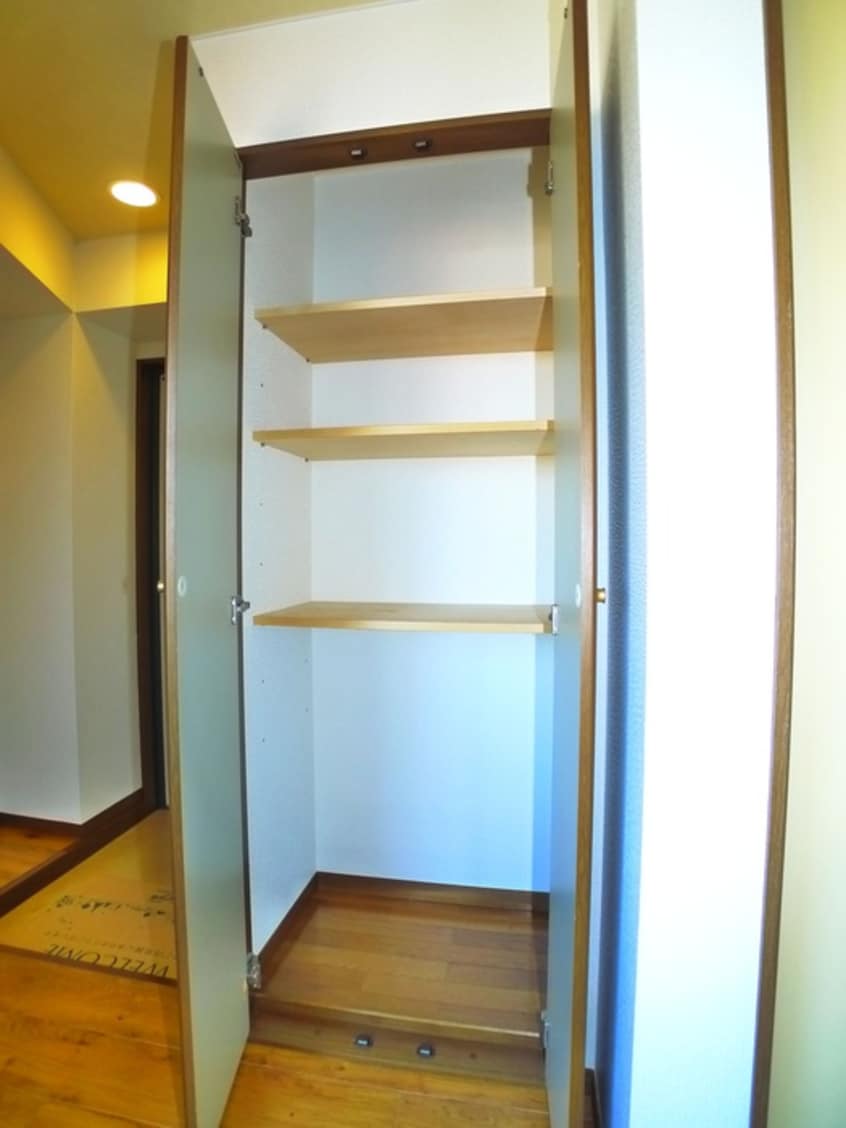 収納 ラ・メゾンＭ２