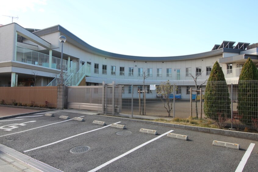 向原保育園(幼稚園/保育園)まで547m 向原戸建