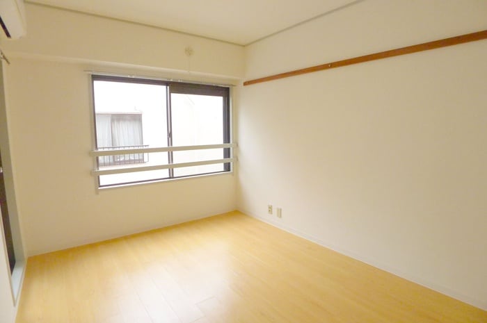 居室 すみれビル