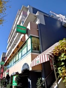 サイゼリヤ目黒鷹番店(その他飲食（ファミレスなど）)まで362m リリ－学芸大学