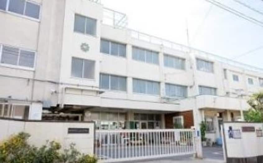 区立第七中学校(中学校/中等教育学校)まで400m リリ－学芸大学