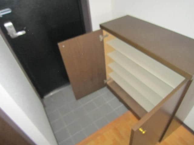 玄関 アパ－トメント　カヤ