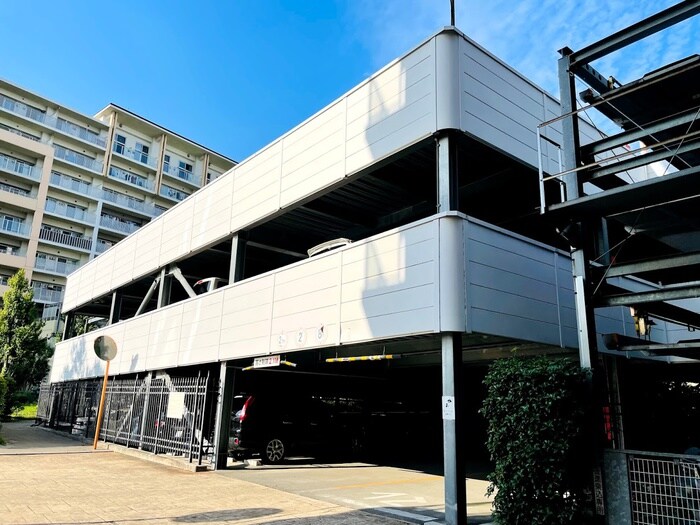 駐車場 ロイヤルパークス新田