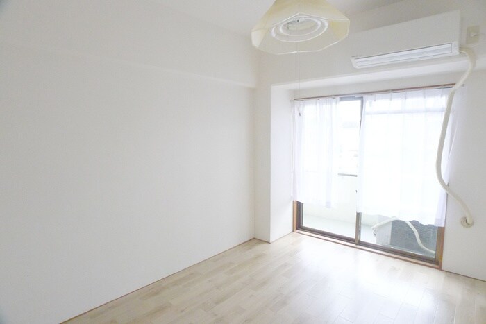 居室 ＥＭＥＲＡＬＤ　ＭＡＮＳＩＯＮ