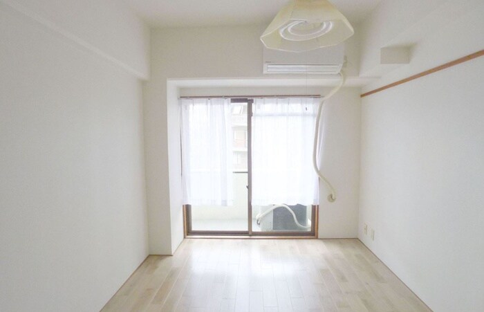 居室 ＥＭＥＲＡＬＤ　ＭＡＮＳＩＯＮ