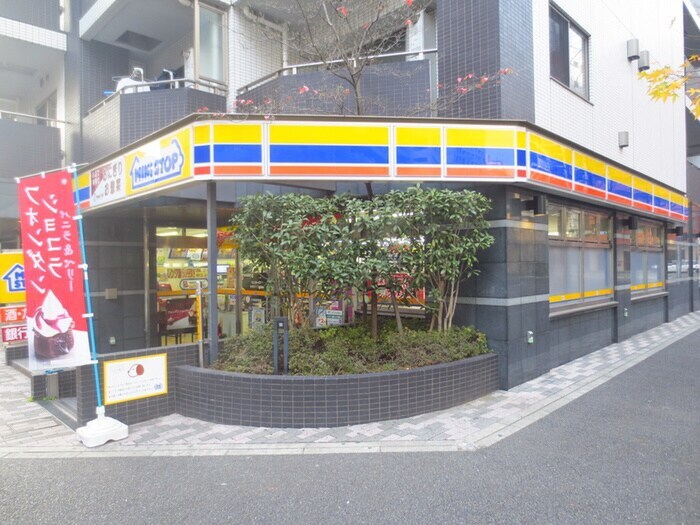 ミニストップ新横浜1丁目店(コンビニ)まで156m スプランディッド新横浜