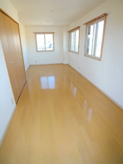 居室 ワイアンドエステラス