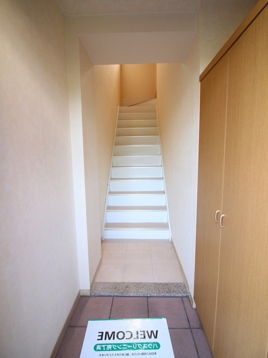 玄関 ワイアンドエステラス