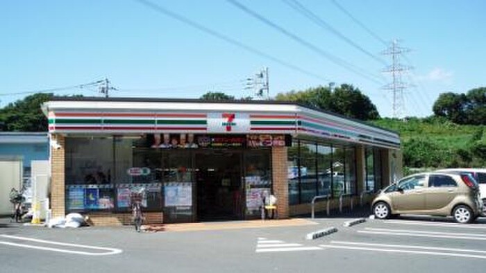 セブンイレブン 横浜野庭団地前店(コンビニ)まで731m メゾンホワイト