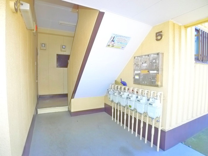 エントランス部分 サンヒルズ若林