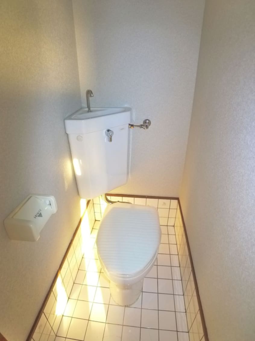 トイレ サンヒルズ若林