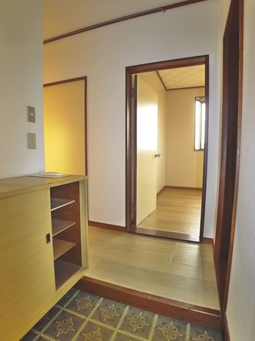 玄関 サンヒルズ若林