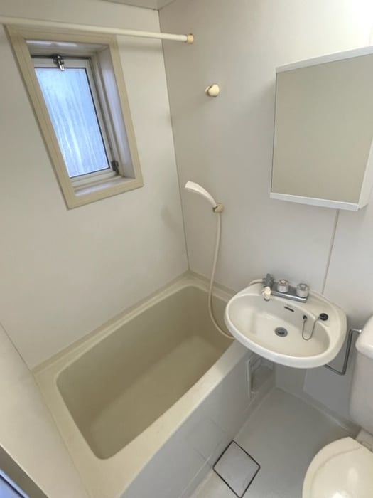 バス／シャワールーム等 ファミ－ル飯島