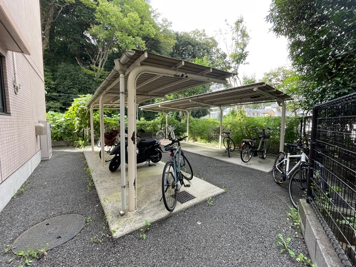 駐輪場 ドミトリー白根