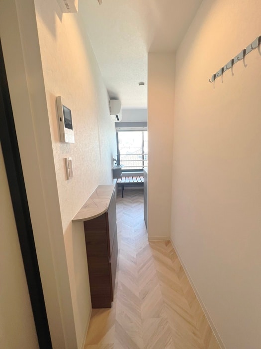 廊下 ＮＡＫＡ　ＭＥＧＵＲＯ