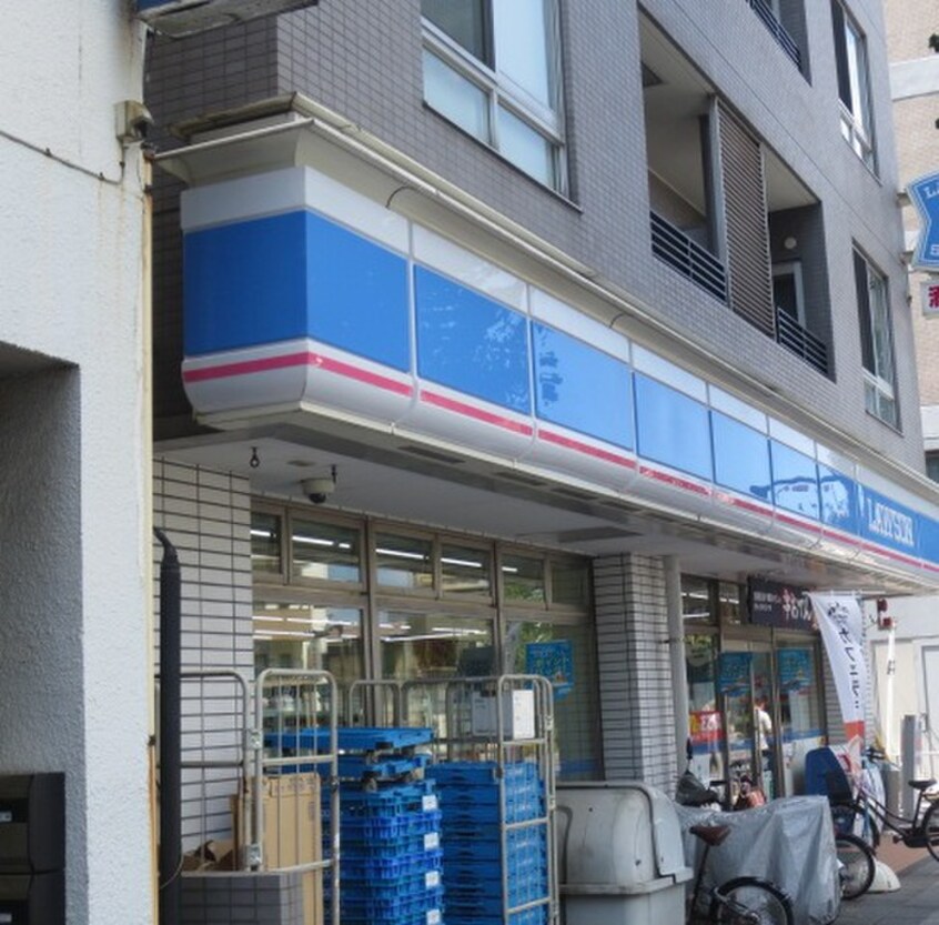 ローソン大島上町店(コンビニ)まで11m イ－ストフラット