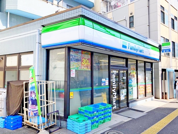 ファミリーマート　北区上十条１丁目店(コンビニ)まで445m レピュア十条レジデンス