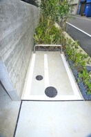 バイク置き場 ブランシュワ